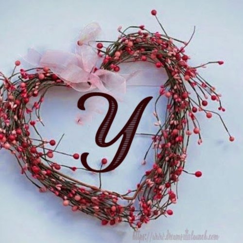 a heart shaped wreath with the letter y on it y pic 